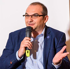 Dan Mircea Suciu